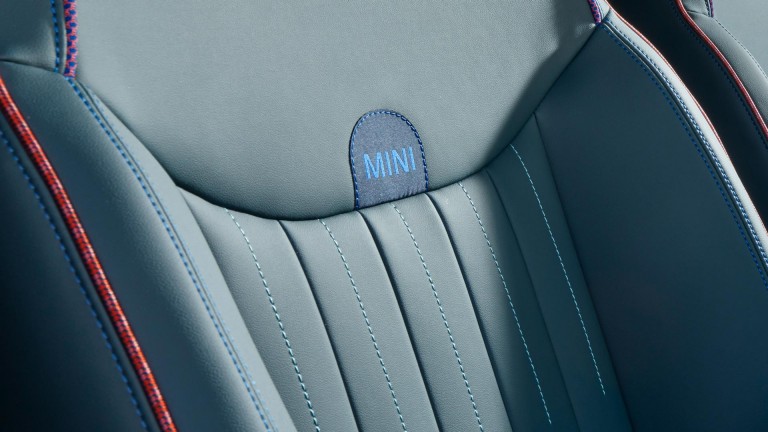 MINI Aceman Electric - interieur - galerij - stoelen uitvoering 1