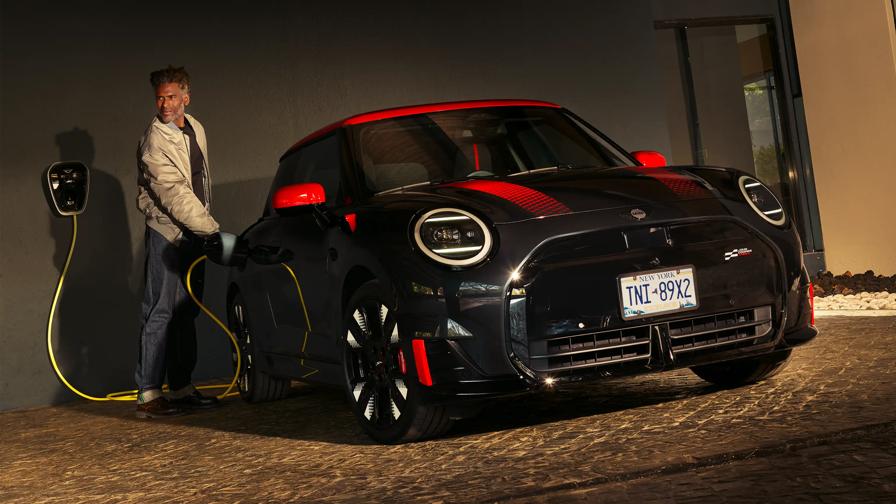 MINI John Cooper Works - MINI opladen